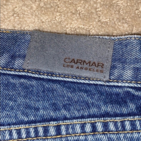 Two toned jean shorts with cute rip on right side! - Picture 3 of 7